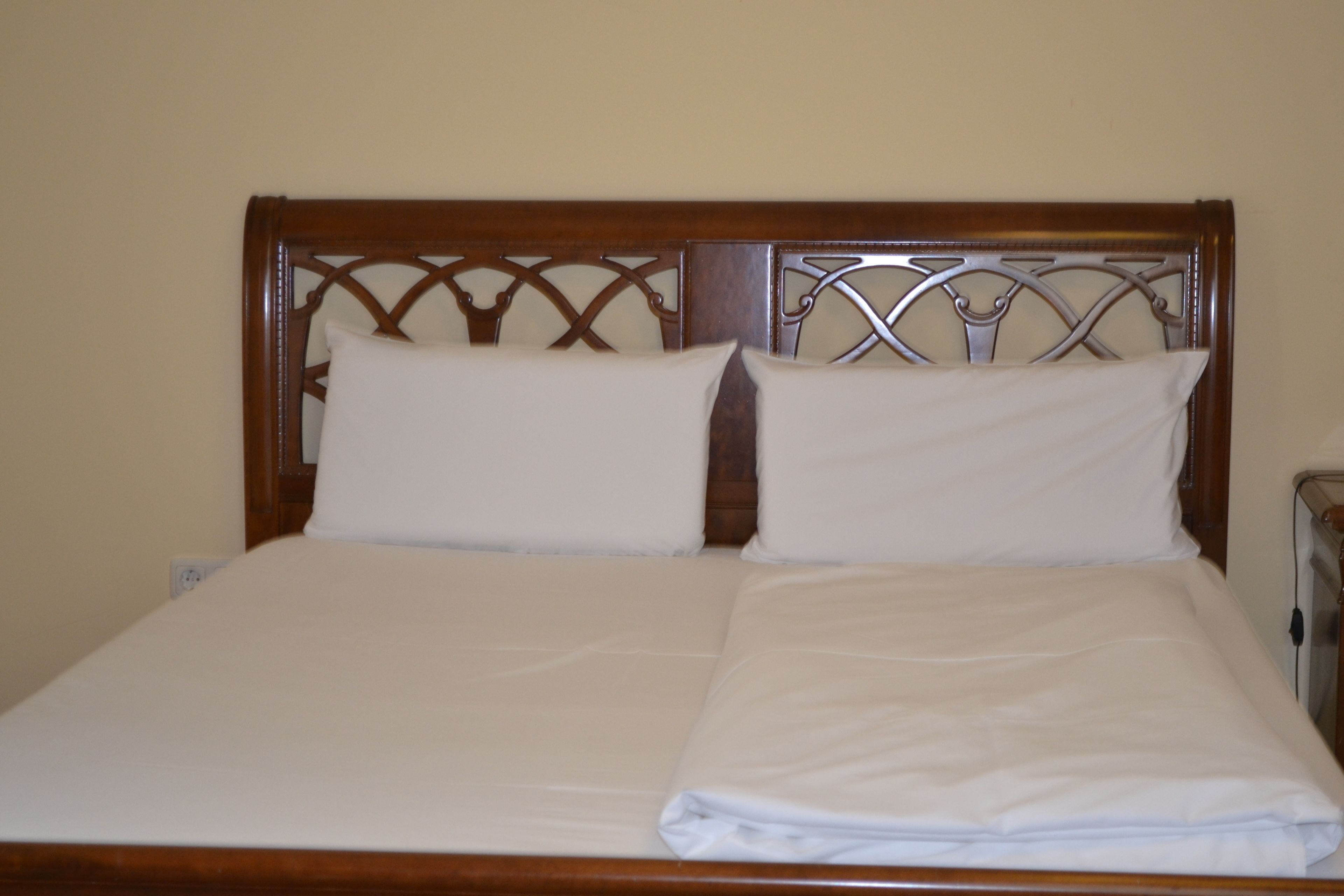 double room single use | 1 bedroom, minibar, in-room safe, desk