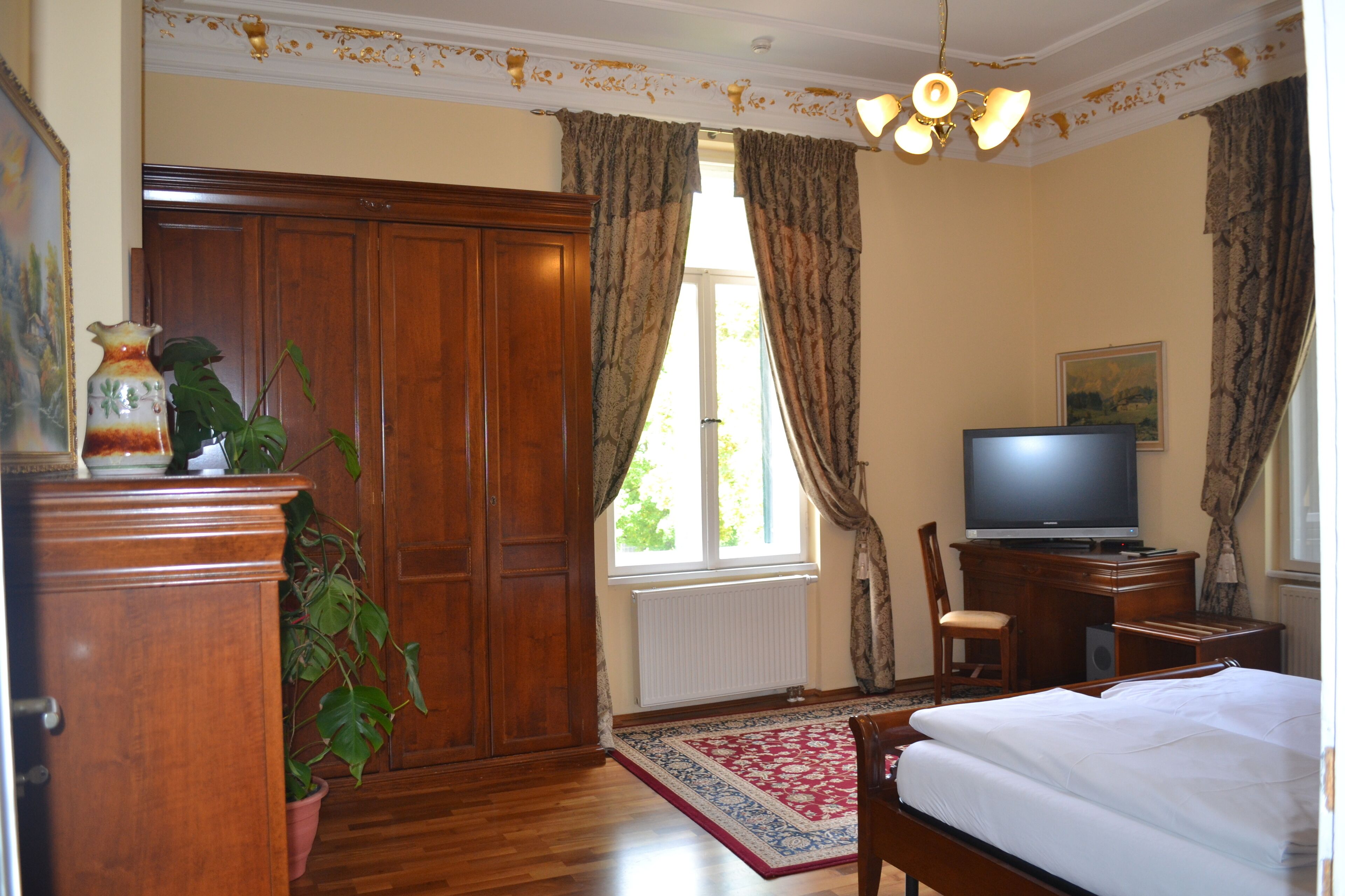 double room single use | 1 bedroom, minibar, in-room safe, desk