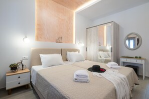 Deluxe Apartment, Sea View (2 MELTEMI) | Luxe beddengoed, pillowtop-bedden, individueel gedecoreerd