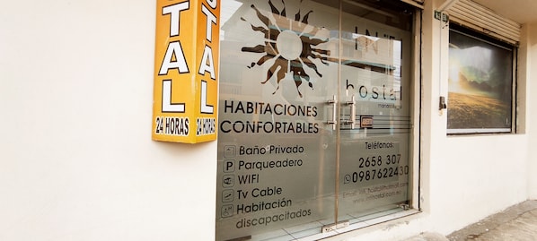 Fachada de la propiedad