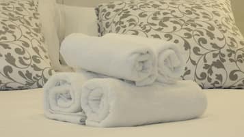 Comfort-Doppel- oder -Zweibettzimmer, eigenes Bad, Stadtblick | Hochwertige Bettwaren, Daunenbettdecken