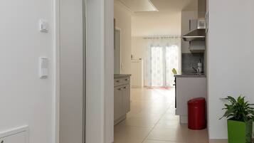 Appartement, 1 chambre, terrasse | 1 chambre, literie de qualité supérieure, ameublement personnalisé