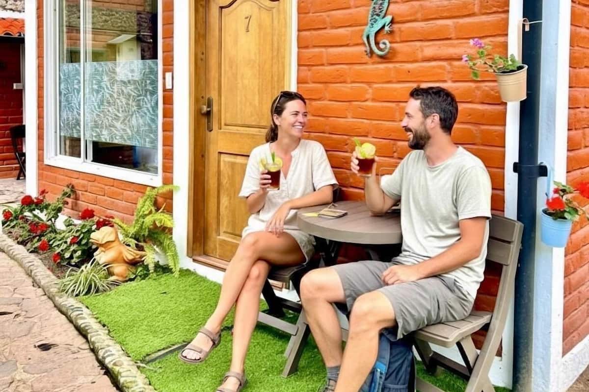 Luxury Suite, 1 King Bed (Baño Privado) | 1 bedroom, premium bedding, down duvets, pillow-top beds