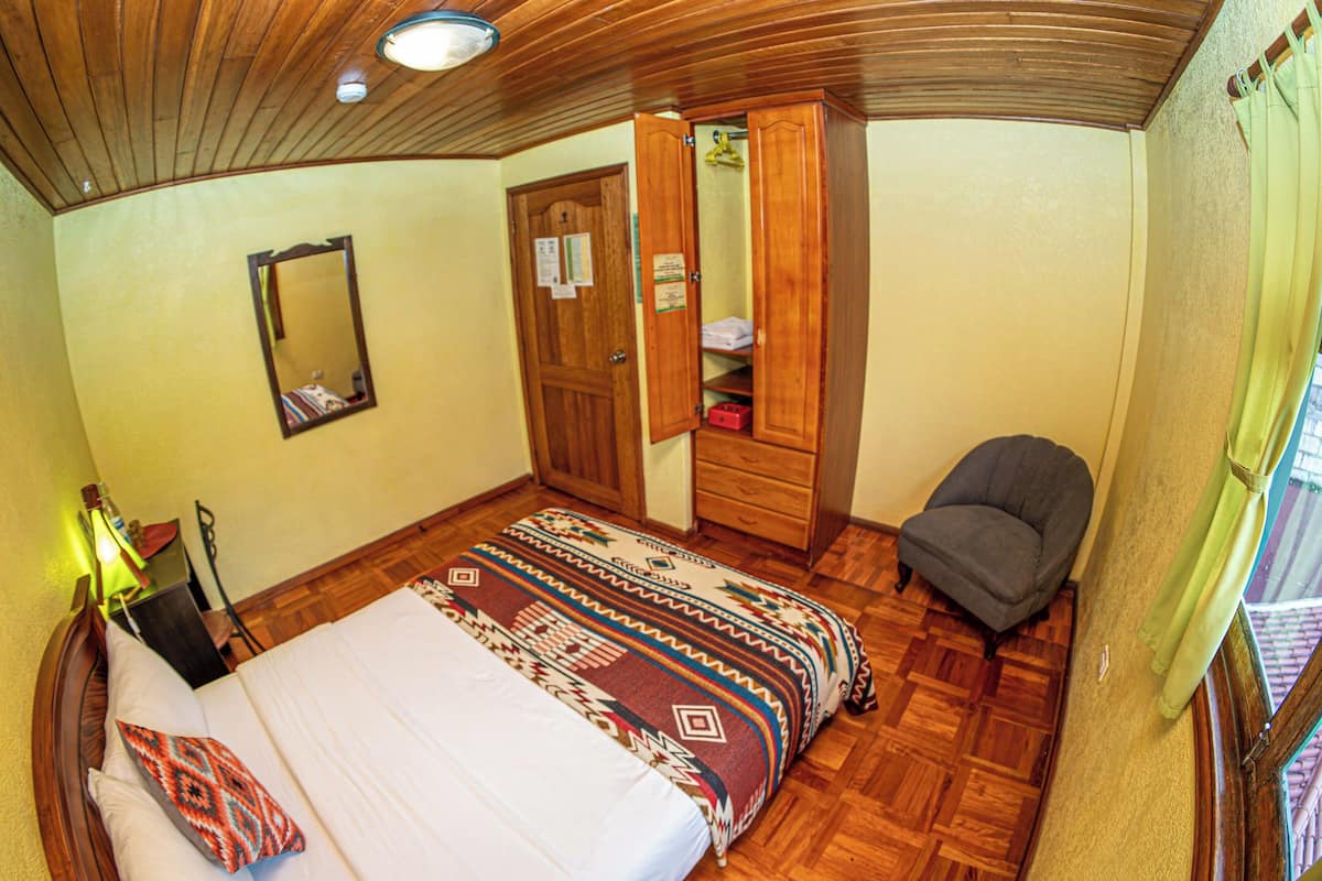 1 bedroom, premium bedding, down comforters, pillowtop beds