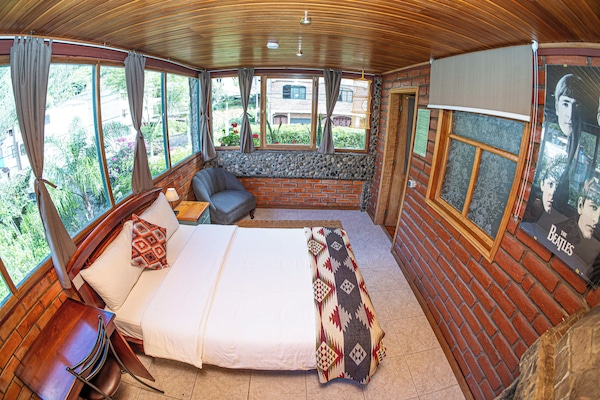 Comfort Double Room, 1 Double Bed, Shared Bathroom, City View | Premium bedding, down comforters, pillowtop beds, in-room safe