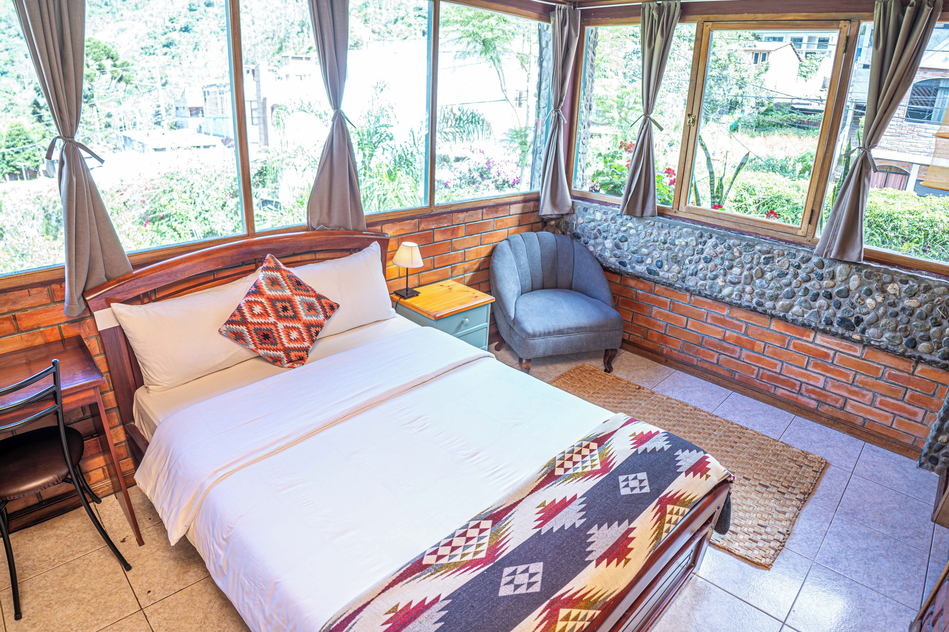 Comfort tweepersoonskamer, 1 tweepersoonsbed, gedeelde badkamer, uitzicht op stad | Luxe beddengoed, donzen dekbedden, pillowtop-bedden