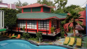 Iron/ironing board, free WiFi