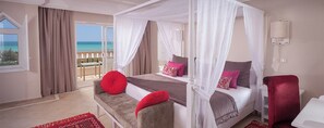 Junior-Suite | Minibar, Zimmersafe, Schreibtisch, Verdunkelungsvorhänge