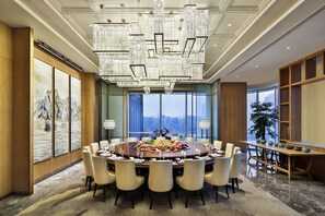 Lunch and dinner served, Chinese cuisine - Crowne Plaza Chengdu Wenjiang by IHG (Chengdu)