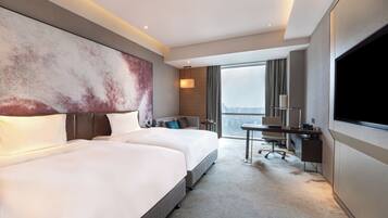 Standard Room, 2 Single Beds | In-room safe, desk, laptop workspace, soundproofing