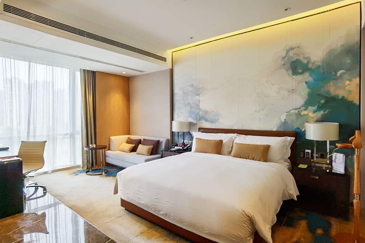 Premium-Zimmer | Zimmersafe, Schreibtisch, laptopgeeigneter Arbeitsplatz