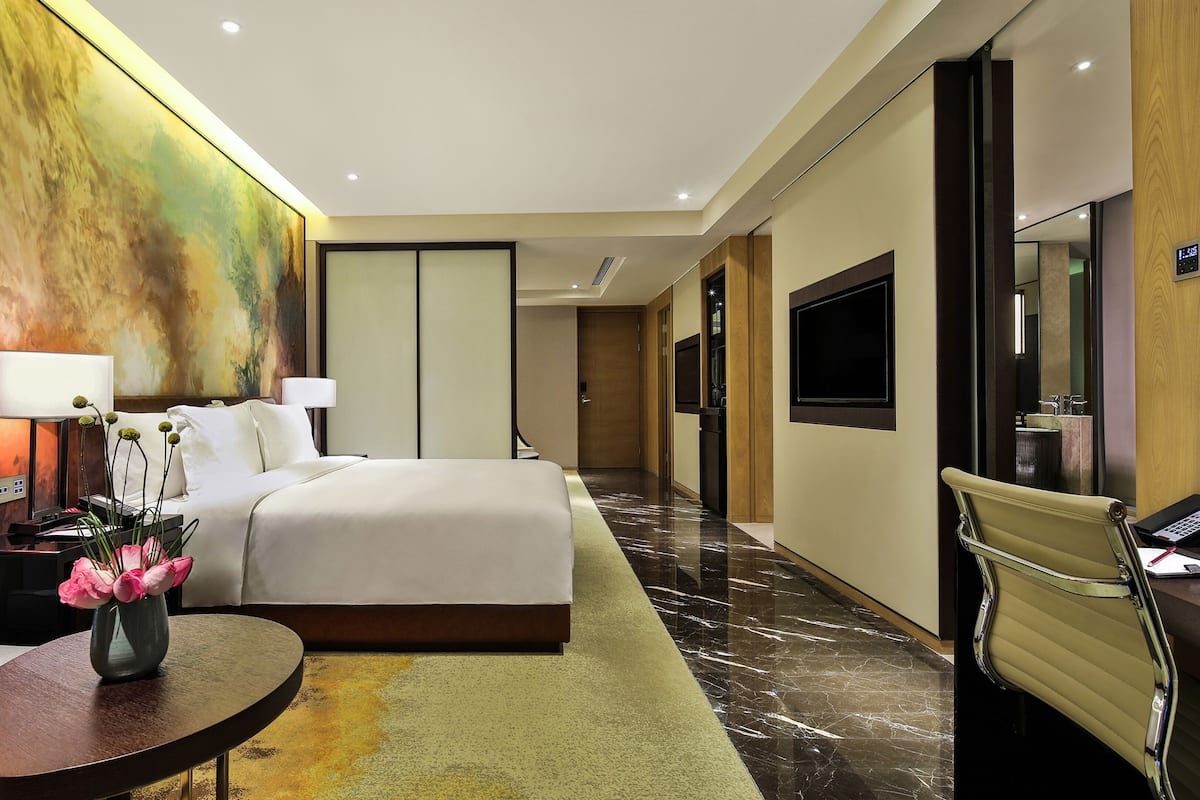 In-room safe, desk, laptop workspace, soundproofing