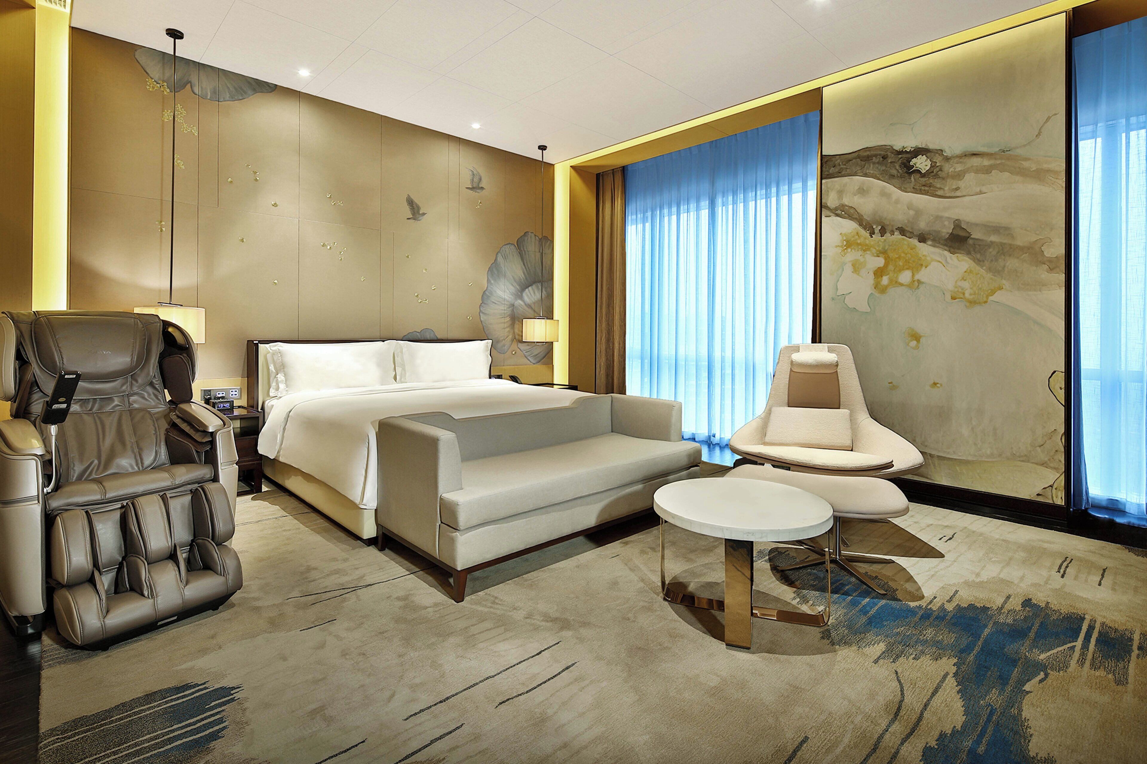 In-room safe, desk, laptop workspace, soundproofing