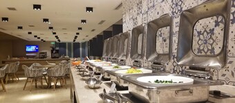 Holiday Inn Express Chengdu Wenjiang Hotspring by IHG