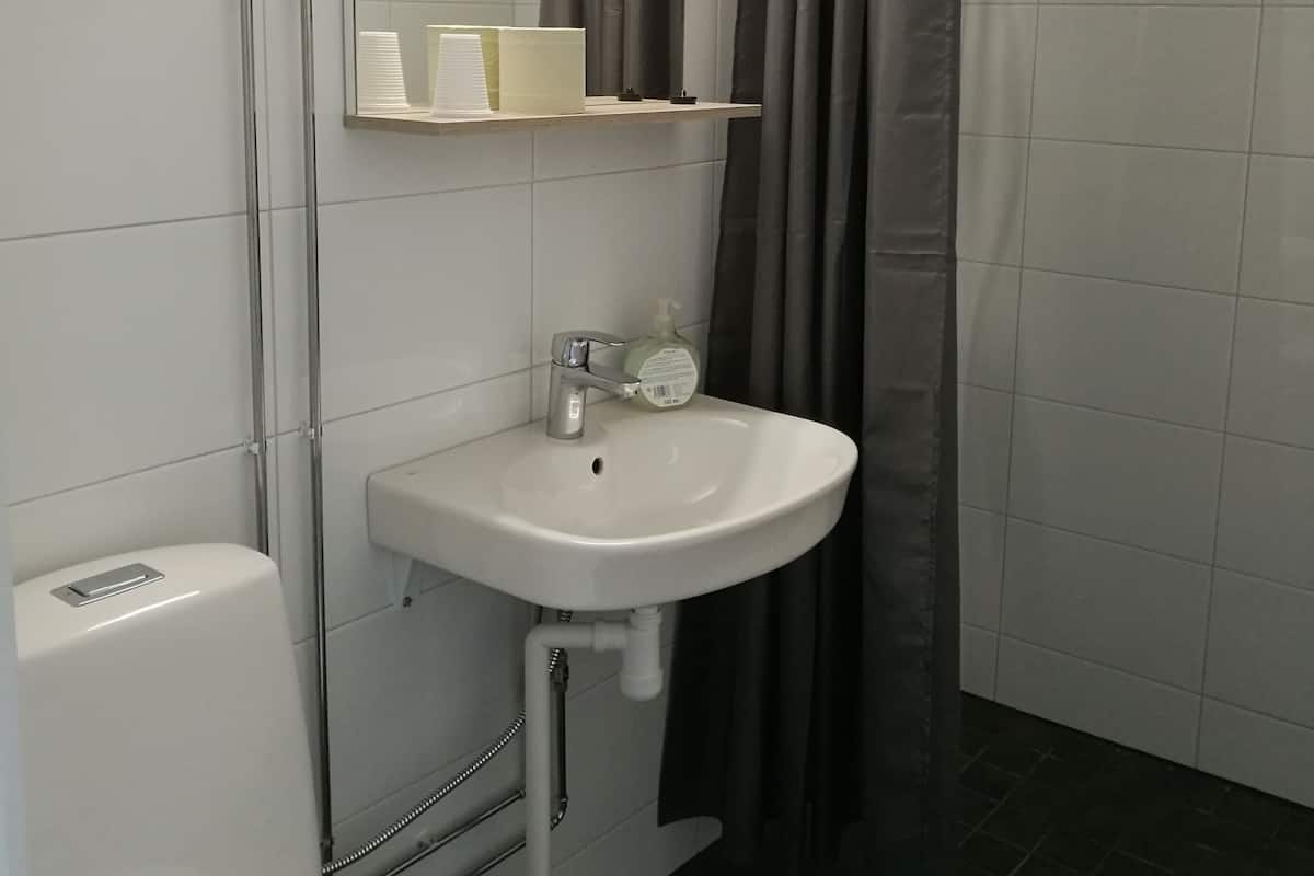 Premium İki Ayrı Yataklı Oda, Balkon | Banyo | Duş, havlu, sabun