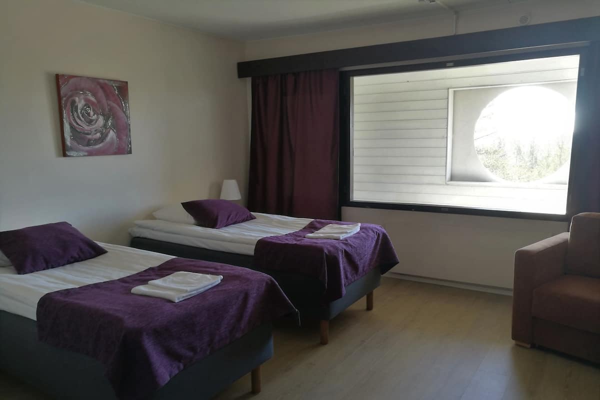 Premium İki Ayrı Yataklı Oda, Balkon | Ses yalıtımı, ücretsiz kablosuz İnternet, çarşaf takımı