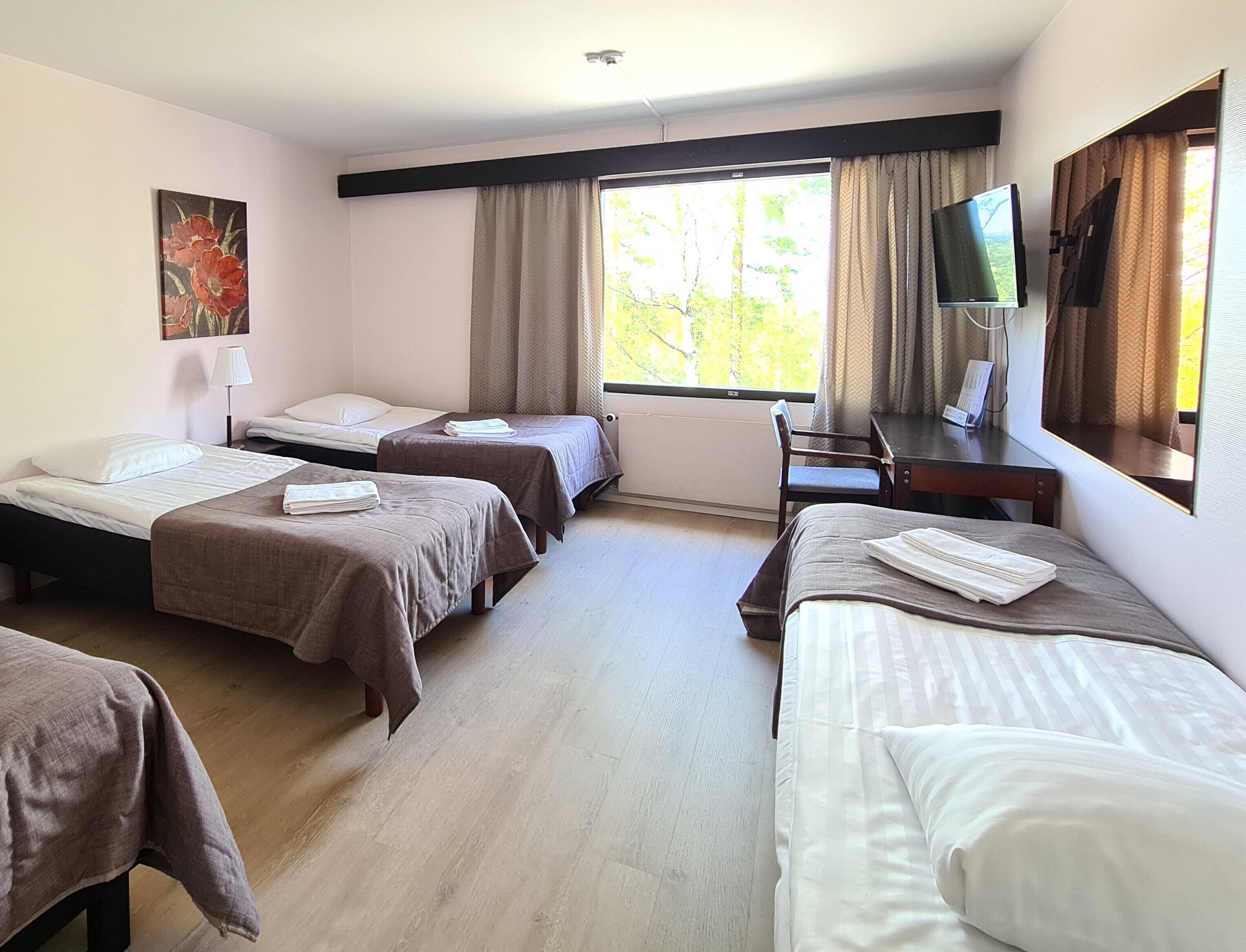 Sistema de insonorización, wifi gratis y ropa de cama 