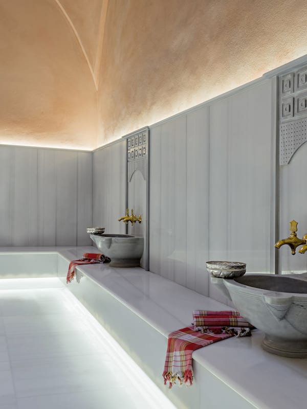 Couples treatment rooms, sauna, hot tub, steam room, Turkish bath