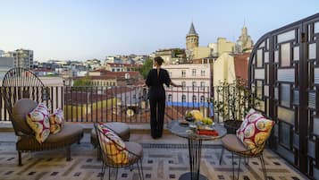 行政套房, 1 张特大床, 塔楼 (Galata Room, Kingsize) | 阳台景观