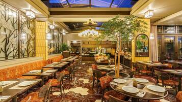 Superior Golden Horn View Room, Kingsize | Hochwertige Bettwaren, Zimmersafe, individuell dekoriert, Schreibtisch