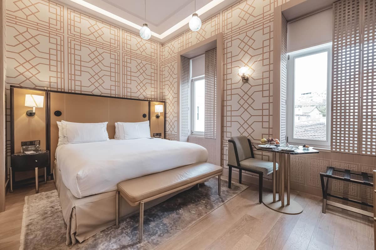 Superior Galata View Room, Kingsize | Premium bedding, in-room safe, individually decorated, desk