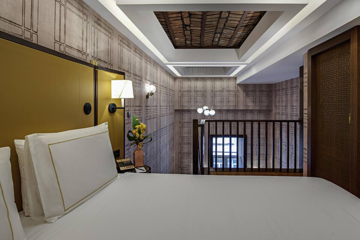 Executive-Suite, 1 King-Bett (Duplex) | Hochwertige Bettwaren, Zimmersafe, Schreibtisch, schallisolierte Zimmer