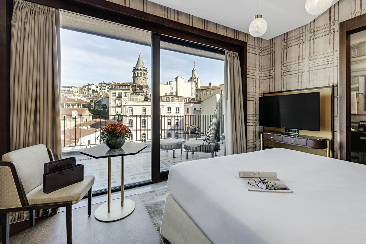 Executive suite, 1 kingsize bed, in toren (Galata Room, Kingsize) | Luxe beddengoed, een kluis op de kamer, een bureau, geluiddichte muren