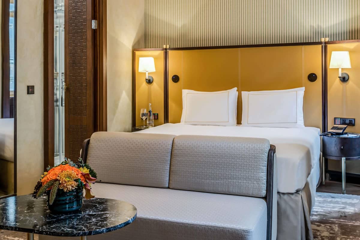 Superior-Zimmer (Galata, Kingsize) | Hochwertige Bettwaren, Zimmersafe, individuell dekoriert, Schreibtisch