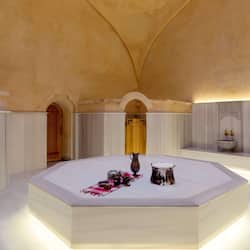 Behandlungsräume für Paare, Sauna, Whirlpool, Dampfbad