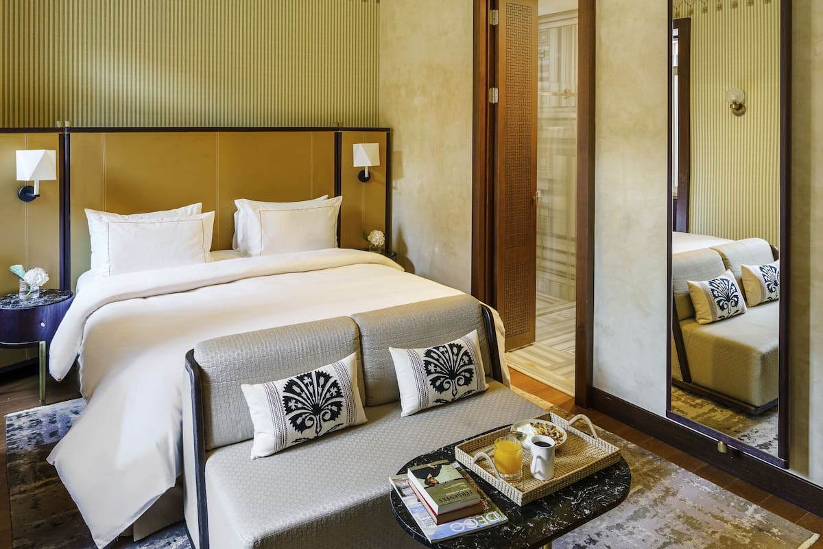 Deluxe Room (Kingsize) | Premium bedding, in-room safe, individually decorated, desk