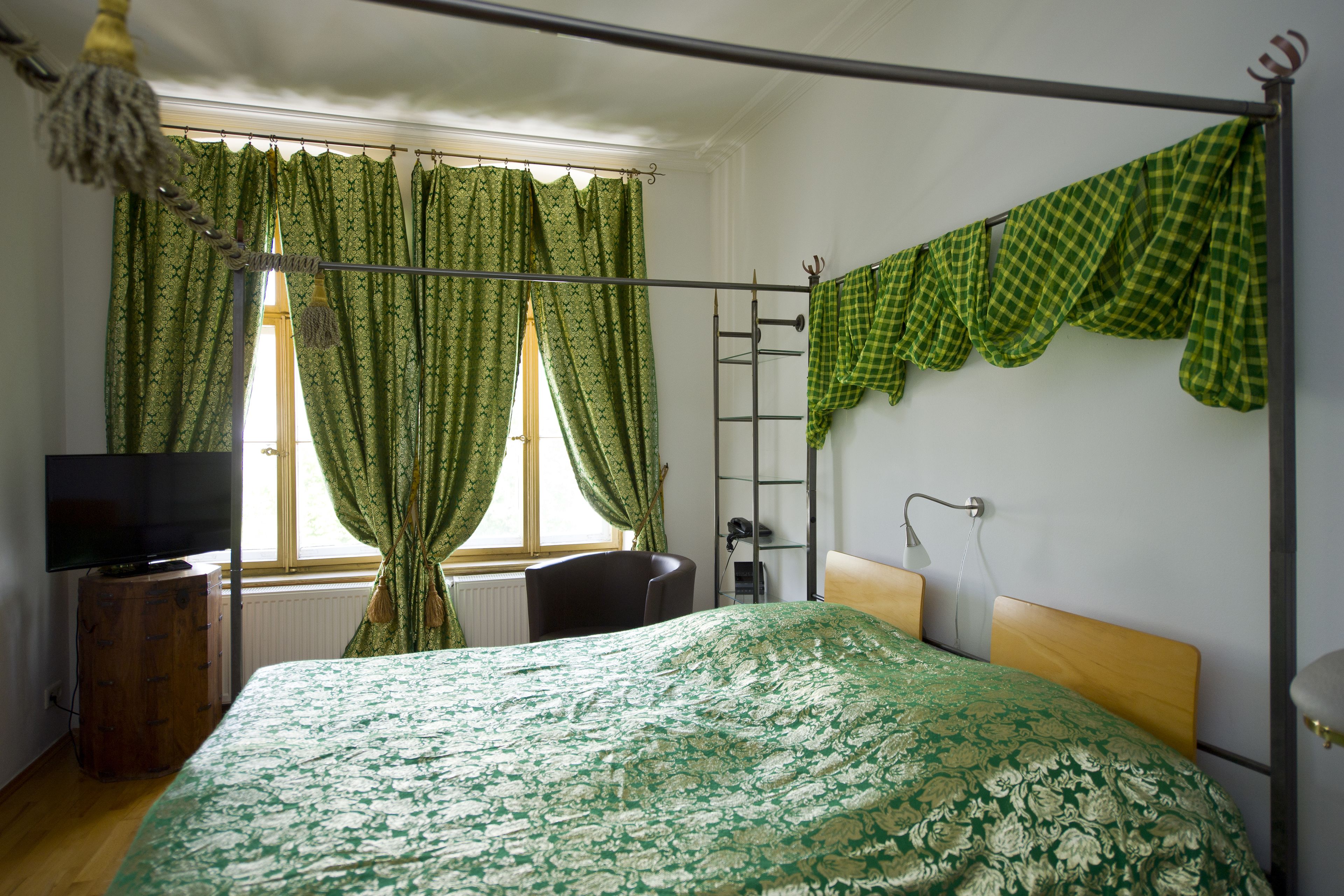 double room | minibar, individually decorated, individually furnished, desk