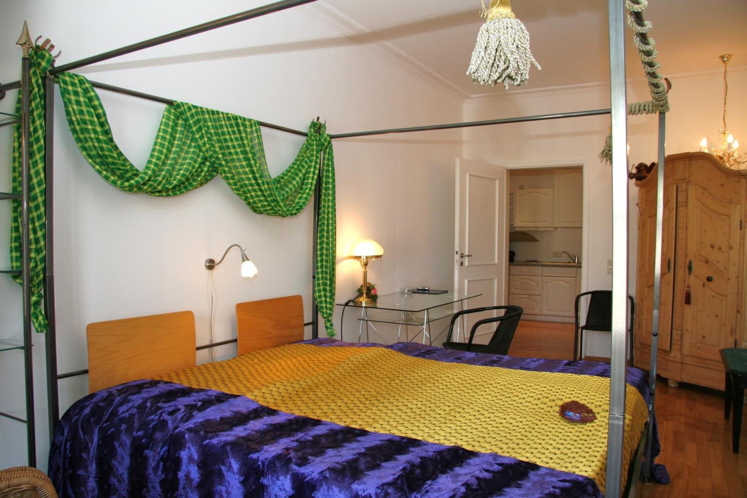 minibar, individually decorated, individually furnished, desk