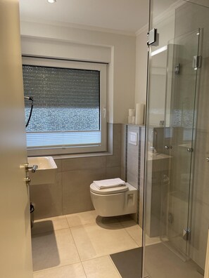 Single Room, Private Bathroom | Bathroom