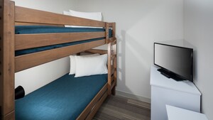 Holiday Inn Express Suites Orlando at SeaWorld, an IHG Hotel