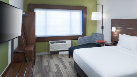 Holiday Inn Express Suites Orlando at SeaWorld, an IHG Hotel - Image 60