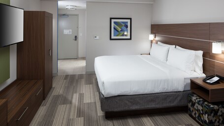 Holiday Inn Express Suites Orlando at SeaWorld, an IHG Hotel - Image 57
