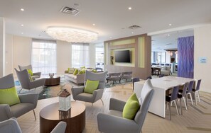 Exterior - Holiday Inn Express & Suites Orlando at SeaWorld by IHG (Orlando)