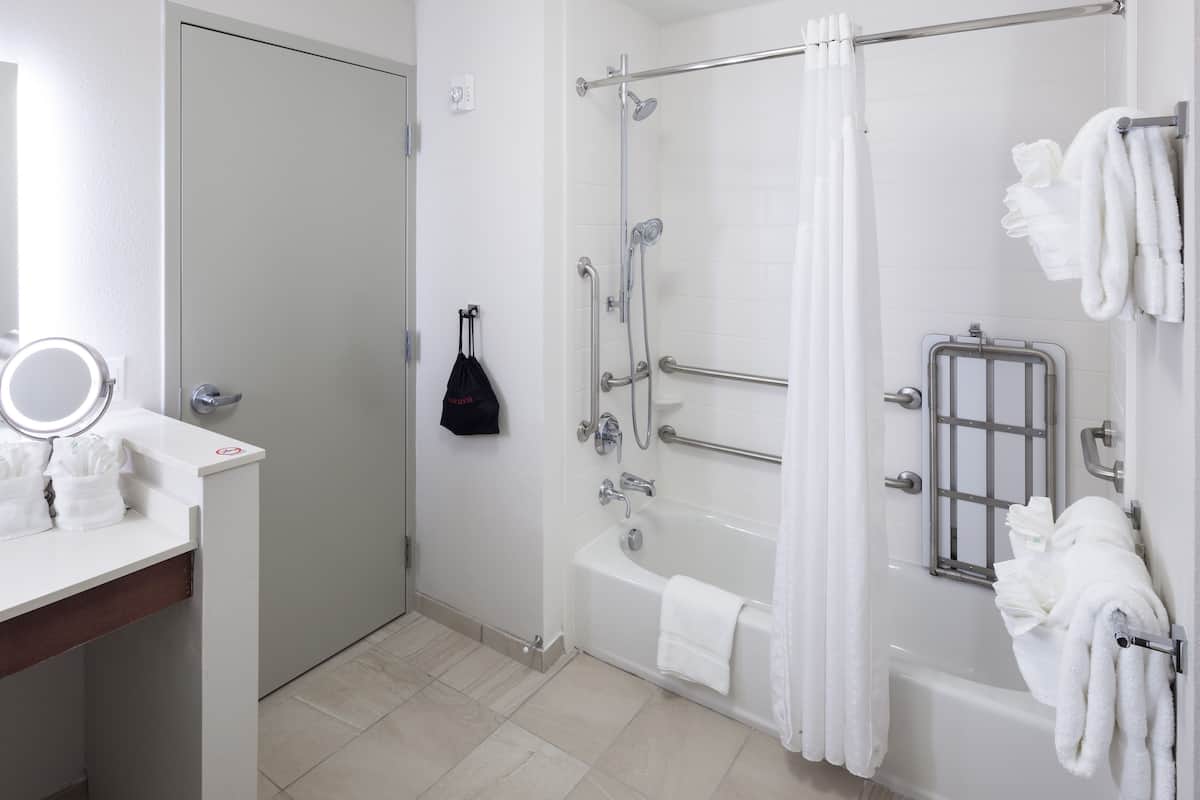 Amenidades de baño ecológicas, secadora de cabello, toallas