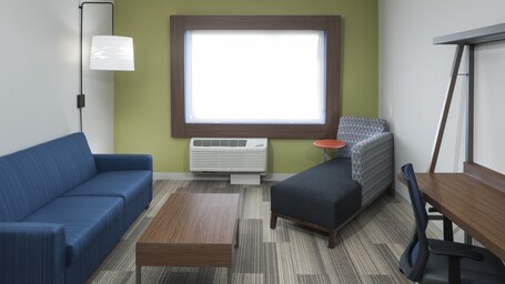 Holiday Inn Express Suites Orlando at SeaWorld, an IHG Hotel - Image 40