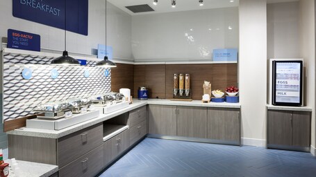 Holiday Inn Express Suites Orlando at SeaWorld, an IHG Hotel - Image 41