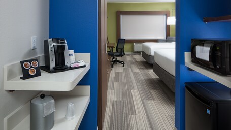 Holiday Inn Express Suites Orlando at SeaWorld, an IHG Hotel - Image 44