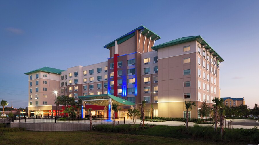 Holiday Inn Express & Suites Orlando at SeaWorld by IHG