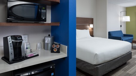 Holiday Inn Express Suites Orlando at SeaWorld, an IHG Hotel - Image 56