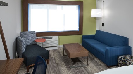 Holiday Inn Express Suites Orlando at SeaWorld, an IHG Hotel - Image 39