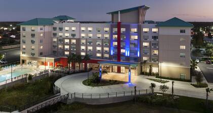 Holiday Inn Express & Suites Orlando at SeaWorld by IHG