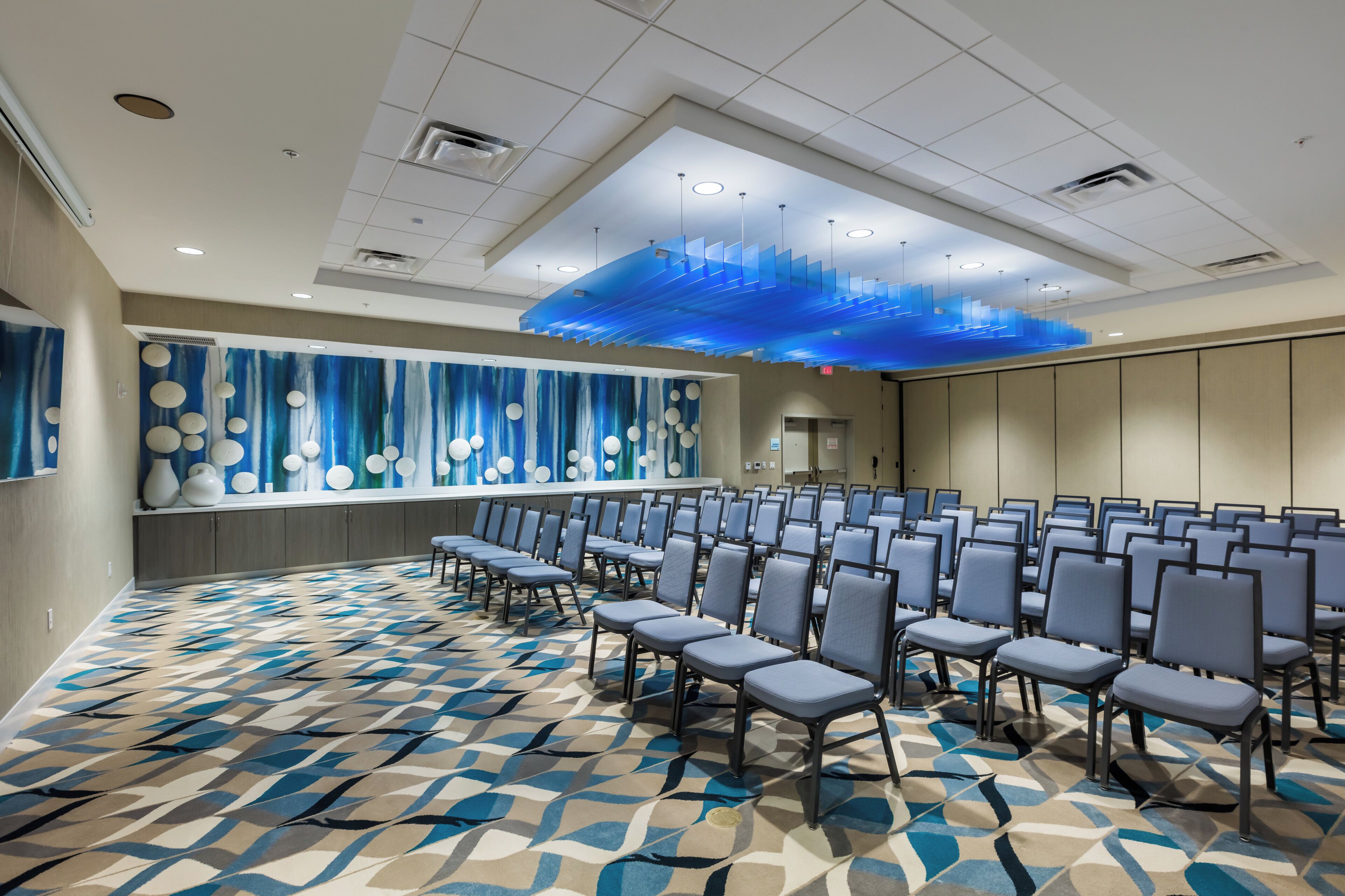 Photo - Holiday Inn Express & Suites Orlando at SeaWorld by IHG