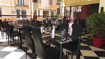 Lunch and dinner served