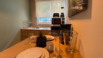 Suite estudio Deluxe | Cocina privada | Microondas