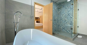 Suite Studio Majestueuse | Salle de bain