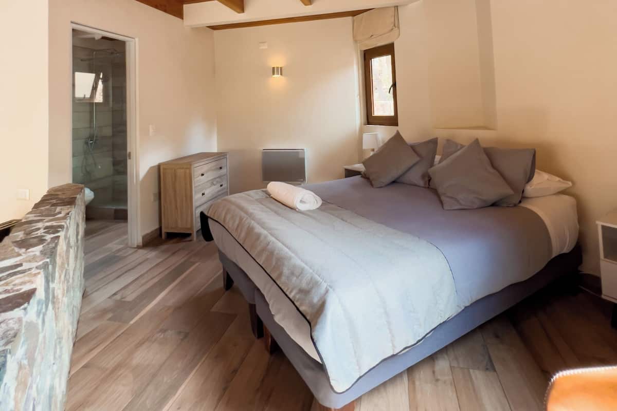 Honeymoon villa, 1 slaapkamer, toegang tot zwembad | Luxe beddengoed, donzen dekbedden, een minibar, individueel gedecoreerd